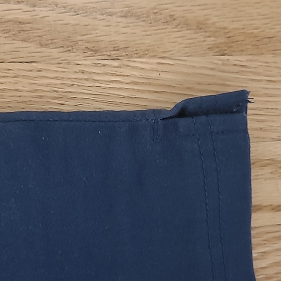 Blue crops - Picture 4 of 5